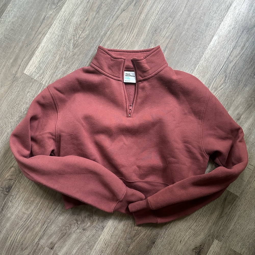 Aritizia quarter zip